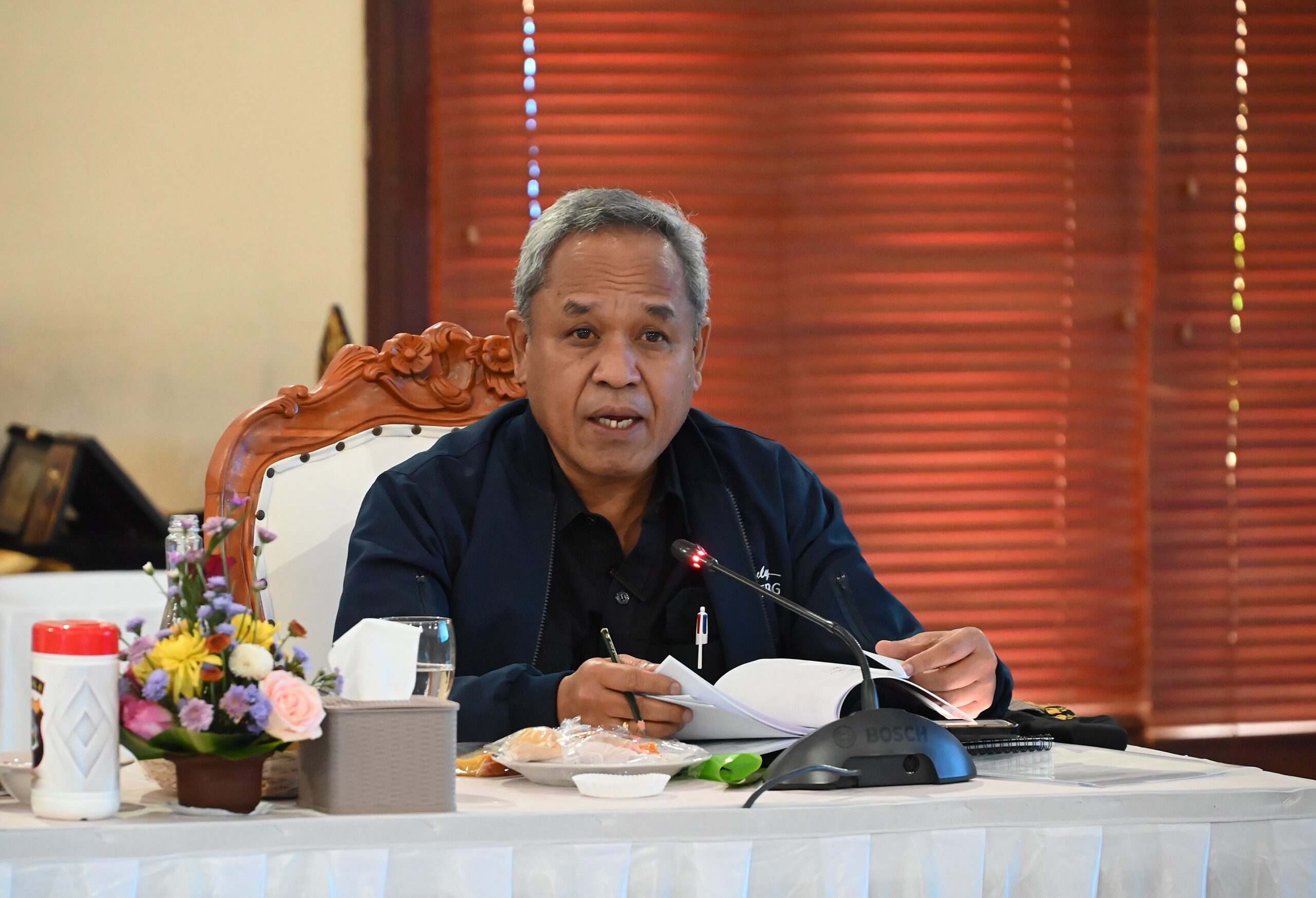 Anggota Komisi III DPR RI, Benny K. Harman mengikuti Kunjungan Kerja Reses Komisi III DPR RI di Mapolda Bali, Kota Denpasar, Kamis (11/12/2025). Foto : Ndn/Andri.