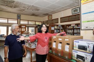 Wakil Ketua Komisi X DPR RI, MY Esti Wijayati saat kunjungan kerja di SMPN 3 Manggis, Karangasem, Provinsi Bali, Jumat (12/12/2025). Foto : Upi/Andri.