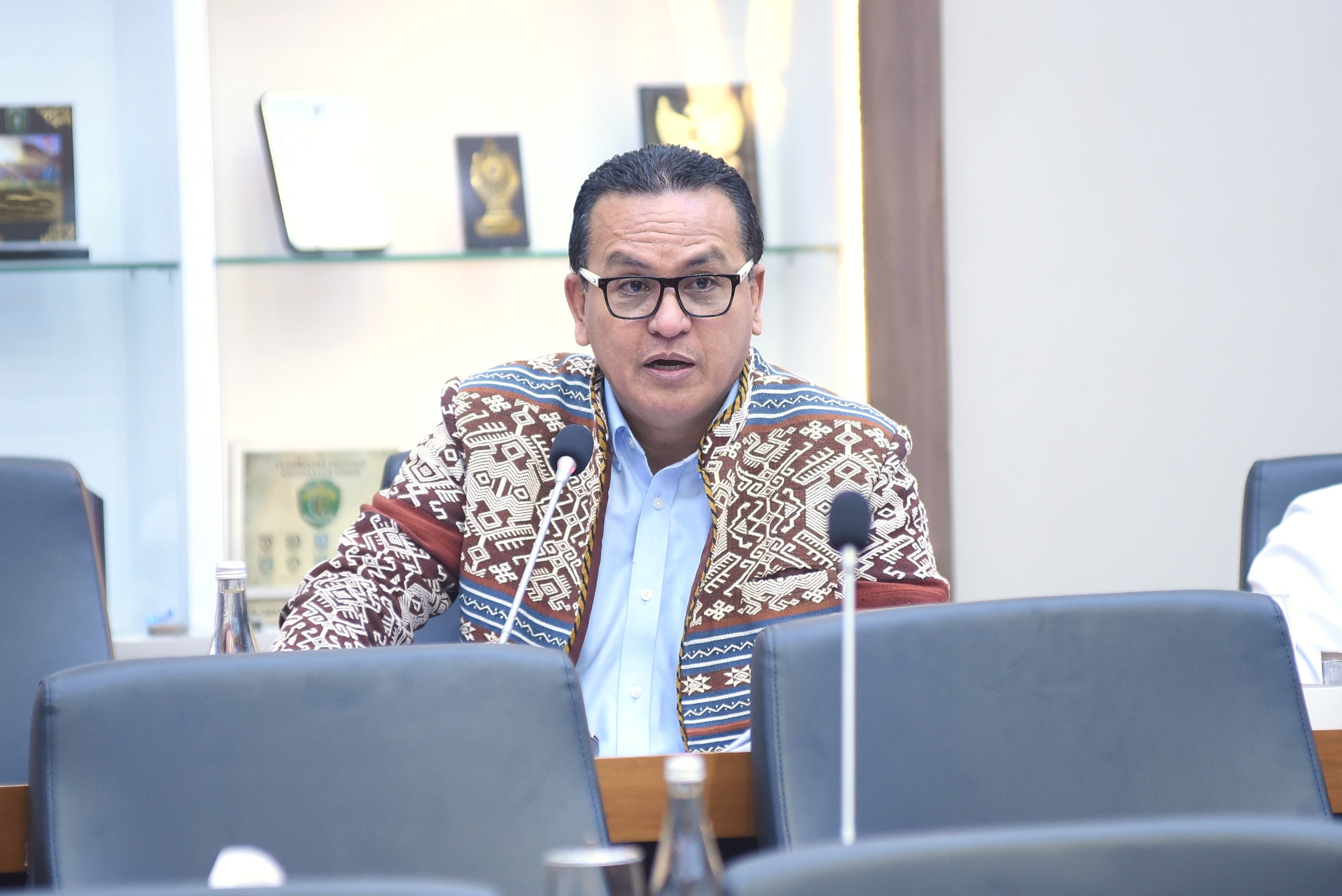 Anggota Baleg DPR RI Umbu Kabunang Rudi Yanto saat mengikuti Panja RUU Hak Cipta di Gedung Nusantara I DPR RI, Senayan, Jakarta, Selasa (2/12/2025). Foto: Geraldi/vel.