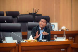 Anggota Komisi XII DPR RI Syafruddin saat Rapat Audiensi Komisi XII DPR RI bersama Forum Aksi Rakyat Kaltim (Fraksi Kaltim) Ruang Rapat Komisi XII, Gedung Nusantara I DPR RI, Senayan, Jakarta, Kamis (4/12/2025). Foto: Mentari/oji.