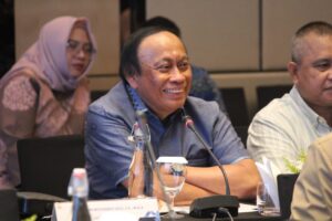 Anggota Komisi XI DPR RI Muhidin M. Said saat mengikuti Kunjungan Kerja Komisi XI DPR RI ke Batam, Kepulauan Riau, Kamis (11/12/2025). Foto: Prima/vel.