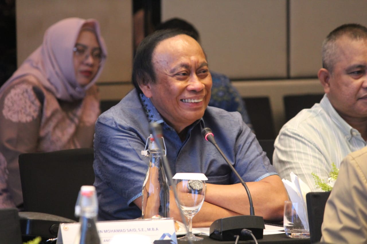 Anggota Komisi XI DPR RI Muhidin M. Said saat mengikuti Kunjungan Kerja Komisi XI DPR RI ke Batam, Kepulauan Riau, Kamis (11/12/2025). Foto: Prima/vel.