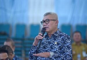 Wakil Ketua BAM DPR RI, Agun Gunandjar saat mengikuti Kunjungan Kerj BAM DPR RI di Kantor Gubernur, Manado, Sulawesi Utara, Selasa (16/12/2025). Foto : Eno/Andri.