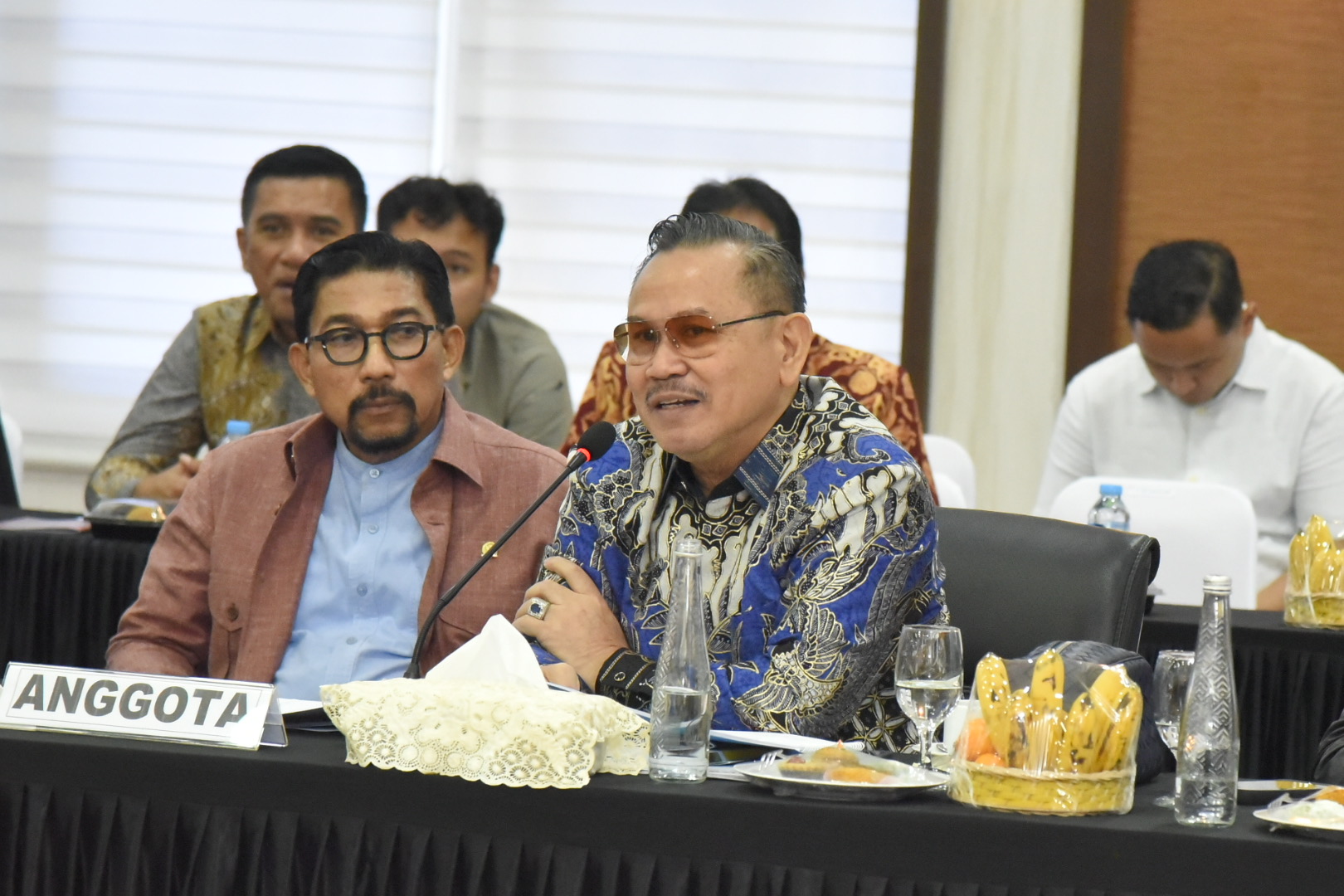 Anggota Komisi III DPR RI Frederik Kalalembang saat kunjungan reses di Pontianak, Kalimantan Barat, Rabu (10/12/2025). Foto: Chasbi/Mahendra