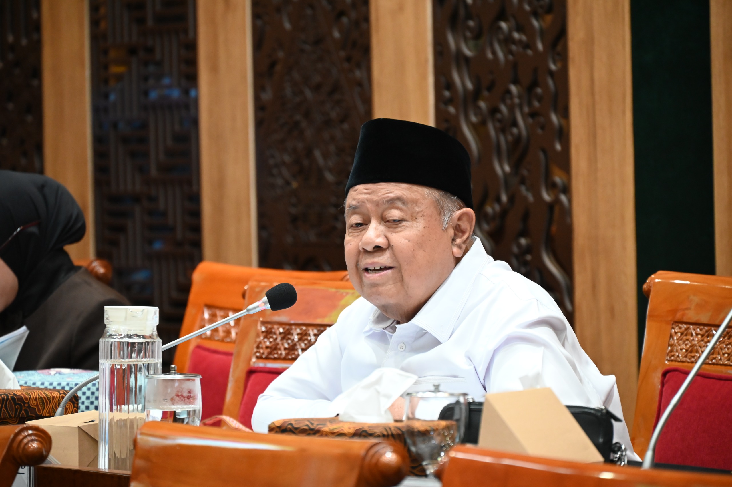 Anggota Komisi X DPR RI Habib Syarief Muhammad dalam Rapat Kerja Komisi X DPR RI bersama Mendiktisaintek RI serta Badan Riset dan Inovasi Nasional (BRIN), di Gedung Nusantara I, DPR RI, Senayan, Jakarta, Senin (8/12/2025). Foto : Septamares/Andri.