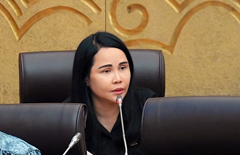 Anggota Komisi XII DPR RI Shanty Alda Nathalia dalam Rapat Kerja Komisi XII DPR RI dengan Menteri Lingkungan Hidup Hanif Faisol Nurofiq di Kompleks Parlemen, Senayan, Jakarta, Rabu (3/12/2025). Foto : Tari/Andri.