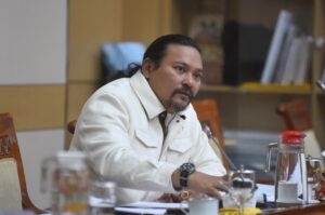 Anggota Komisi III DPR RI Martin Tumbelaka dalam Rapat Dengar Pendapat Umum (RDPU) Panja Reformasi Polri di Gedung Nusantara II, DPR RI, Jakarta, Kamis, (8/1/2026). Foto : Devi/Andri.