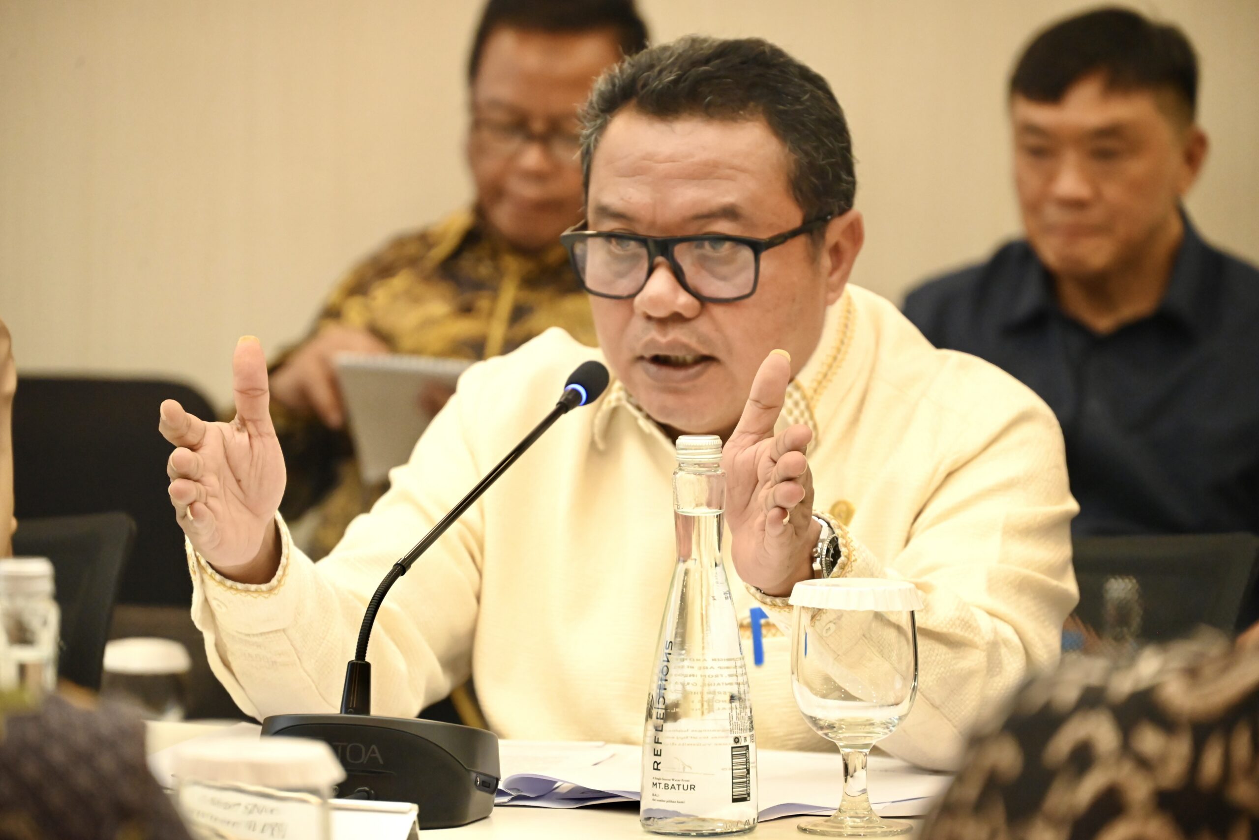 Wakil Ketua Komisi VII DPR RI Lamhot Sinaga saat memimpin kunjugan kerja spesifik Komisi VII DPR RI ke PT Aviasi Pariwisata Indonesia (Persero) atau InJourney di Bandara Soekarno-Hatta, Provinsi Banten, Kamis (15/1/2026). Foto : Puntho/Andri.