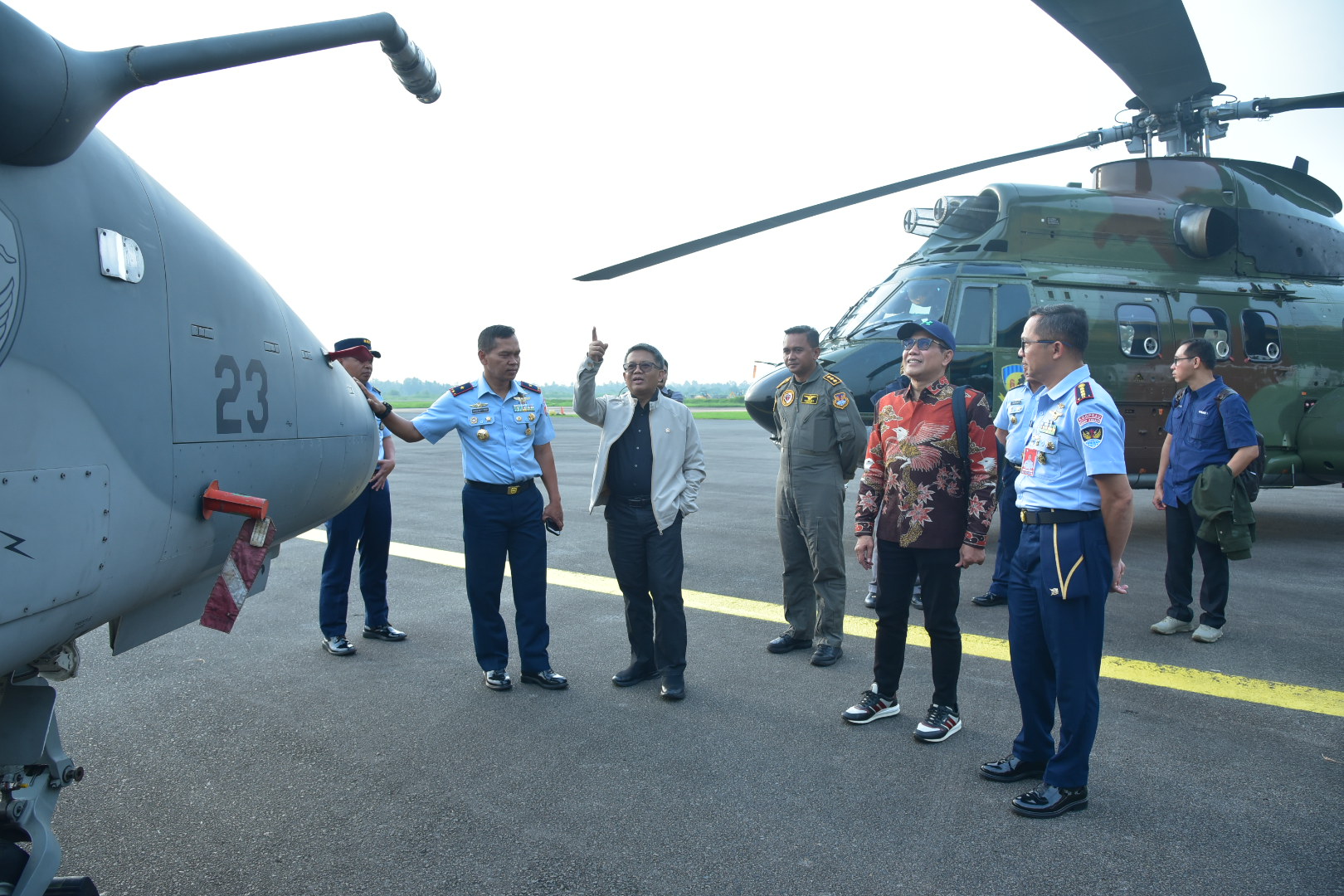 Ketua Tim Kunjungan Kerja Spesifik Komisi I DPR RI, Mohammad Sohibul Iman saat melakukan Kunjungan Kerja Spesifik ke Pangkalan TNI Angkatan Udara (Lanud) Supadio, Pontianak, Kalimantan Barat, Rabu (28/1/2026). Foto : Oji/Andri.