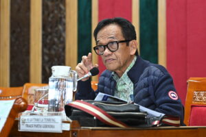 Anggota Komisi X DPR RI, La Tinro dalam Rapat Dengar Pendapat (RDP) Komisi X DPR RI dengan Kepala Perpustakaan Nasional (Perpusnas) RI di Gedung Nusantara I, Senayan, Jakarta, Selasa (14/1/2026). Foto: Farhan/Mahendra.