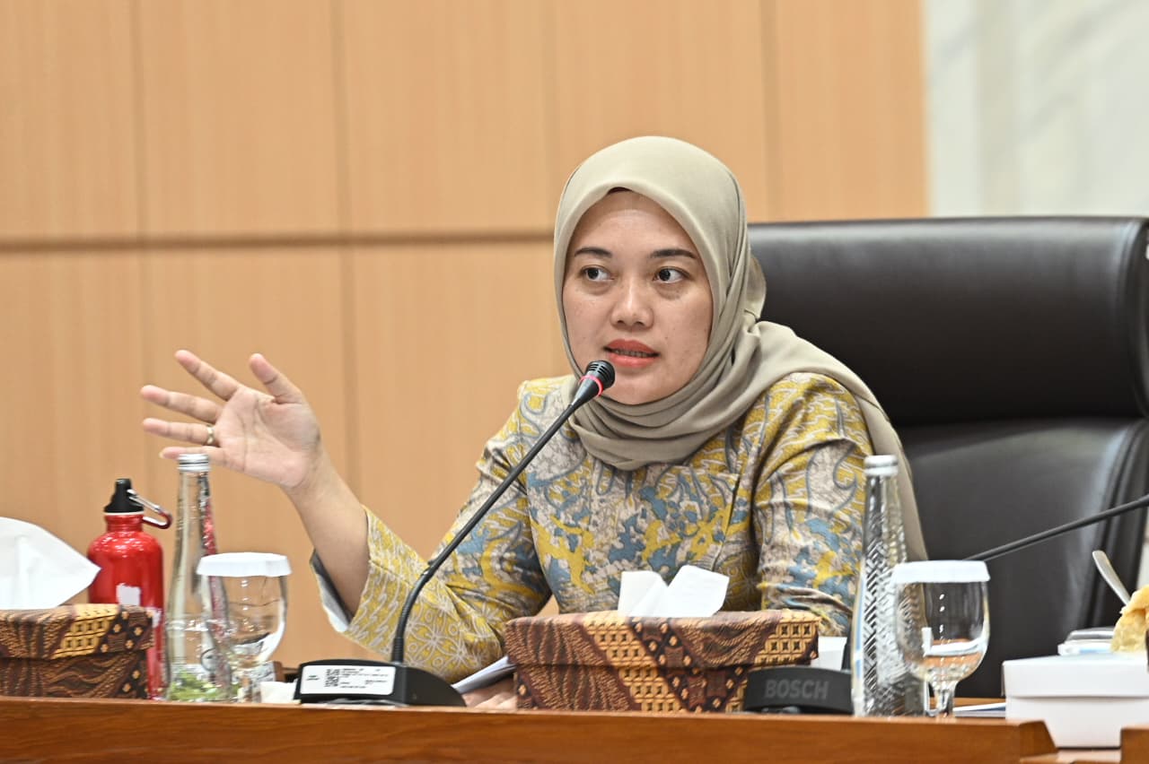 Wakil Ketua Komisi VII DPR RI, Chusnunia Chalim, dalam Rapat Panja Standarisasi Desa Wisata dengan Kementerian Pariwisata di Kompleks Parlemen, Rabu (21/1/2026). Foto: Farhan/Karisma.