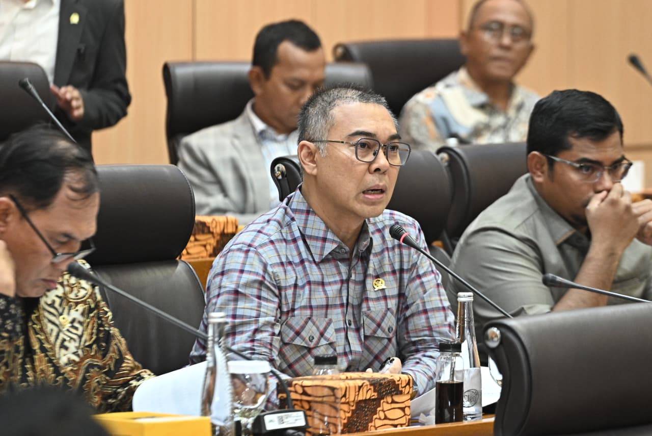 Anggota Komisi VII DPR RI Rycko Menoza dalam rapat kerja Komisi VII bersama Kementerian UMKM di Gedung Nusantara I, Senayan, Jakarta, Selasa (20/1/2026), Foto : Farhan/Andri.