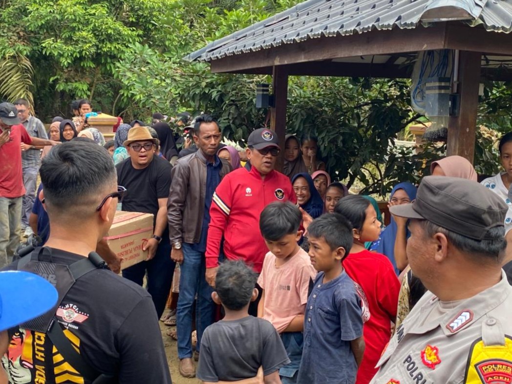 Anggota Komisi XIII DPR RI. Muslim Ayub saat menyusuri wilayah Aceh. Foto: Ist/Mahendra.