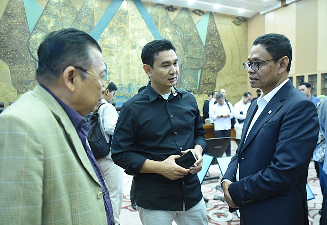 Anggota Komisi XII DPR RI Gulam Mohamad Sharon saat Rapat Kerja Komisi XII DPR RI dengan Kementerian ESDM di Ruang Rapat Komisi XII, Kompleks Parlemen, Senayan, Jakarta, Kamis (29/1/2026). Foto : Jaka/Andri.