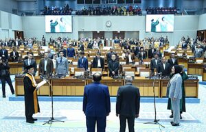 Wakil Ketua DPR Saan Mustopa memimpin Rapat paripurna DPR menetapkan Sari Yuliati sebagai Wakil Ketua DPR Fraksi Golkar pengganti Adies Kadir masa jabatan 2024-2029 di Kompleks Parlemen, Senayan, Jakarta, Selasa (27/1/2026). Foto : Jaka/Andri.