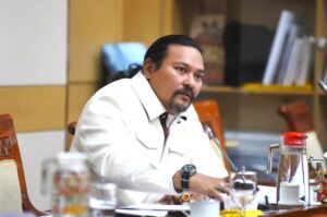 Anggota Komisi III DPR RI, Martin D. Tumbelaka dalam Rapat Dengar Pendapat Umum (RDPU) Panja Reformasi Kepolisian RI, Kejaksaan RI, dan Pengadilan, Kamis (8/1/2025). Foto: Dep/Mahendra.