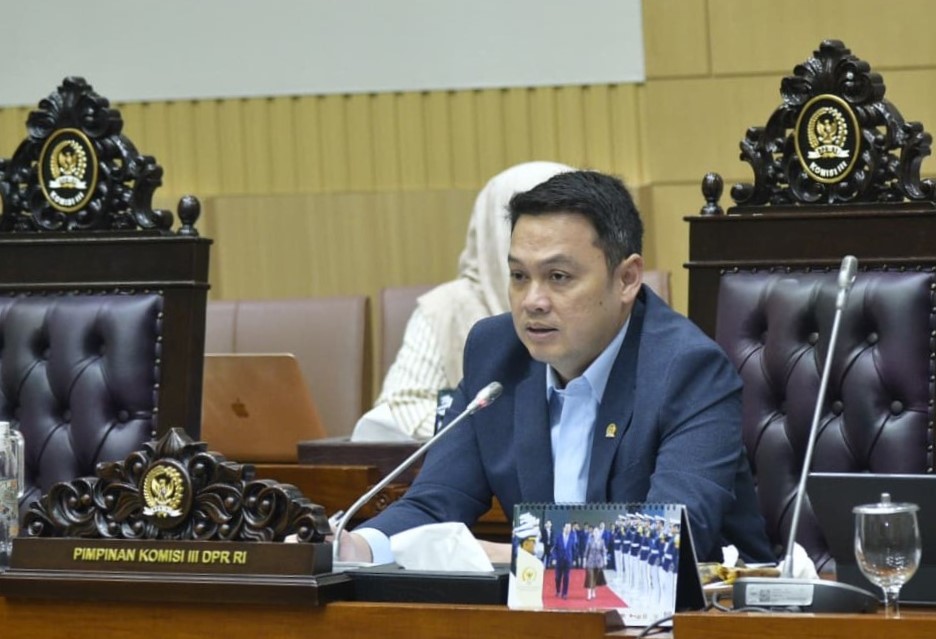 wakil Ketua Komisi III DPR RI Dede Indra Permana Soediro dalam Rapat Kerja Komisi III DPR RI dengan Ketua KPK yang digelar di Ruang Rapat Komisi III, Kompleks Parlemen, Senayan, Jakarta, Rabu (28/1/2026). Foto : Mu/Andri.
