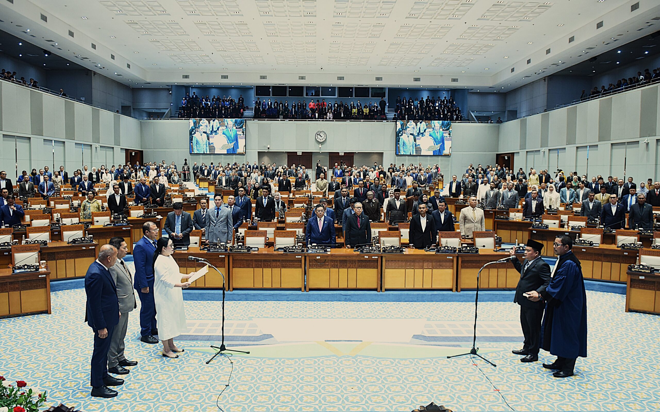 Suasana Pelantikan Politisi Partai Golkar Bias Layar resmi menjadi Anggota DPR RI melalui mekanisme PAW, hal tersebut digelar dalam Rapat Paripurna DPR RI di Gedung DPR RI, Senayan, Jakarta Pusat, Selasa (13/1/2026). Foto : Jaka/Andri.
