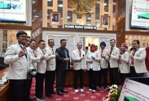 Anggota Komisi IX DPR RI Edy Wuryanto dalam Rapat Dengar Pendapat Umum (RDPU) Komisi IX DPR RI dengan Persatuan Ahli Teknologi Laboratorium Medik Indonesia (PATELKI), di Kompleks Parlemen, Senayan, Jakarta, Senin (26/8/2026). Foto : Whafir/Andri.