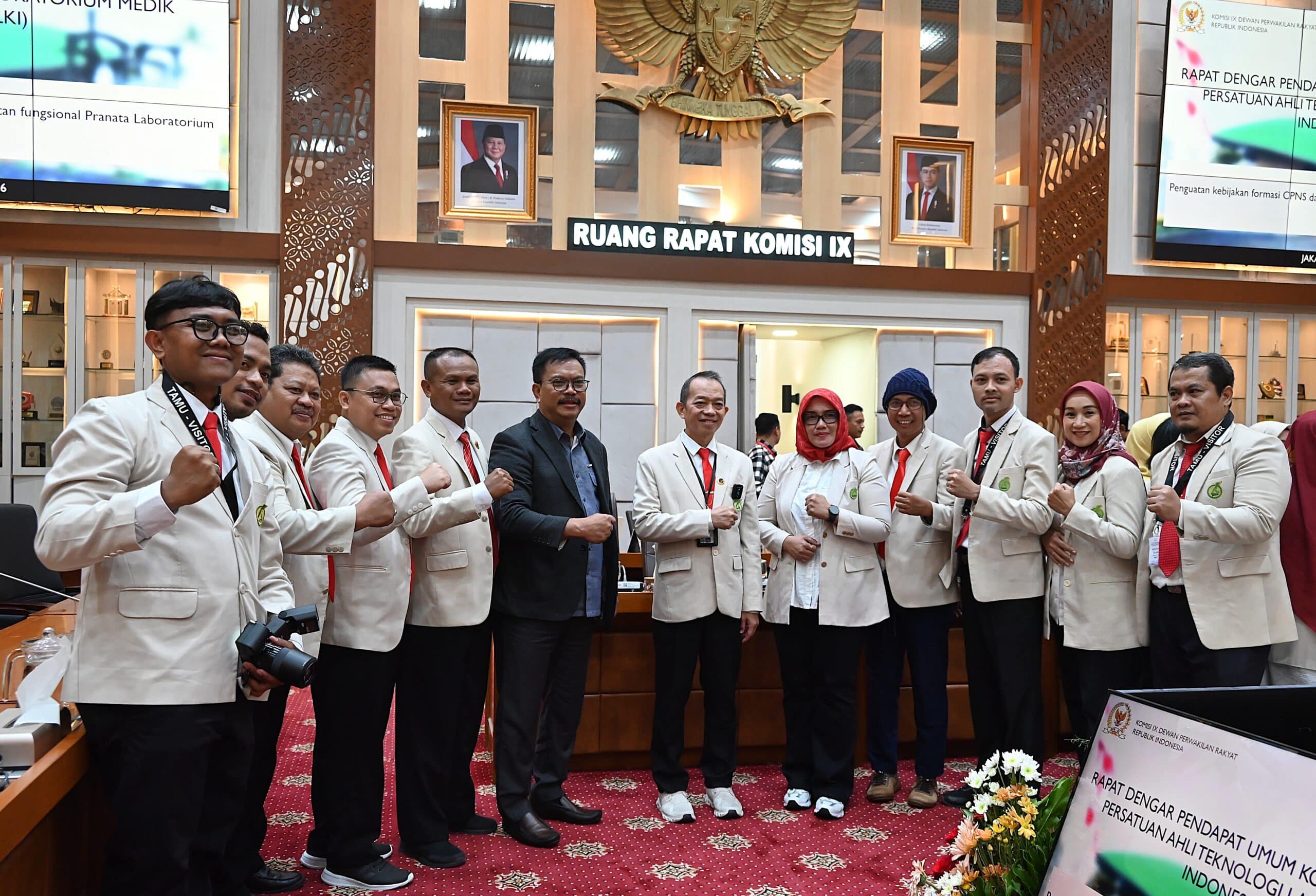 Anggota Komisi IX DPR RI Edy Wuryanto dalam Rapat Dengar Pendapat Umum (RDPU) Komisi IX DPR RI dengan Persatuan Ahli Teknologi Laboratorium Medik Indonesia (PATELKI), di Kompleks Parlemen, Senayan, Jakarta, Senin (26/8/2026). Foto : Whafir/Andri.