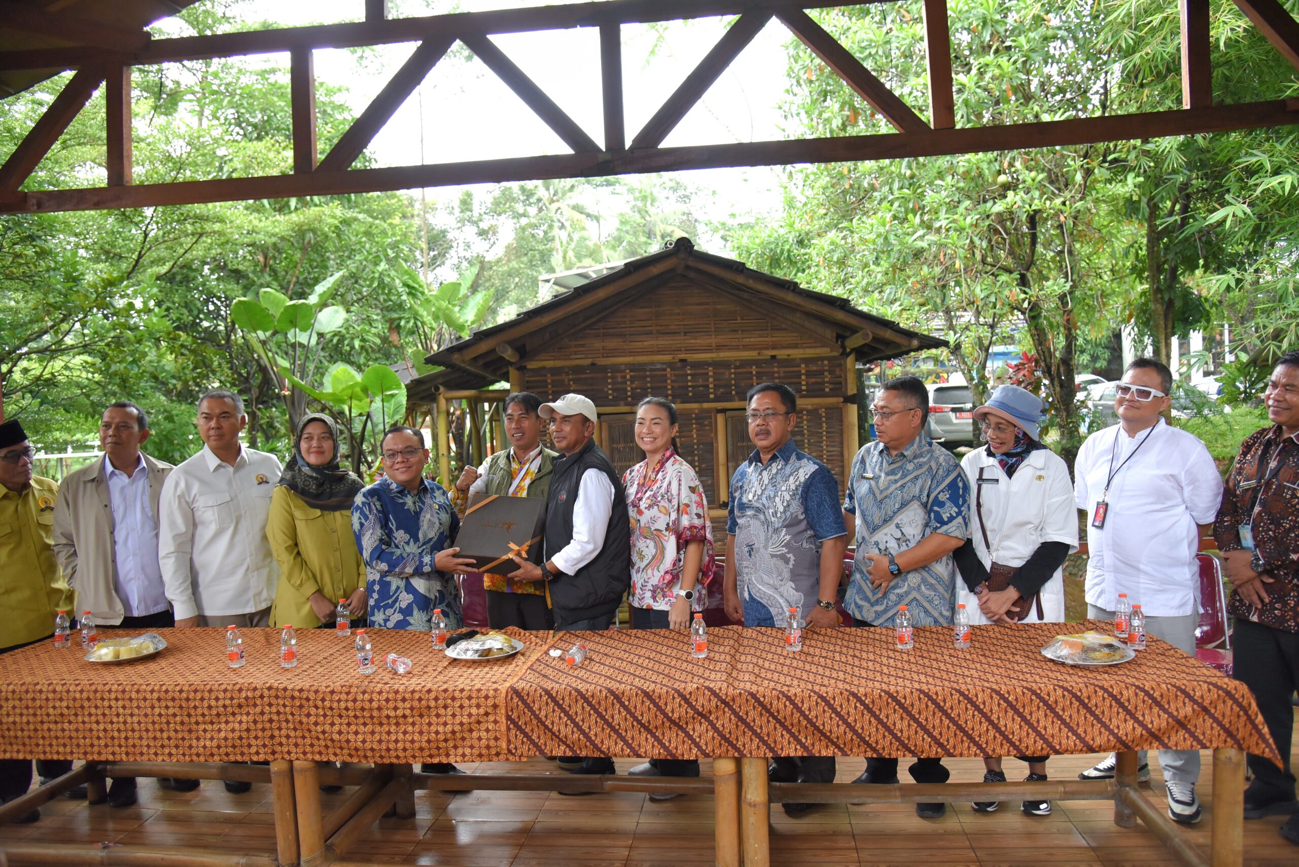 Ketua Komisi VII DPR RI, Saleh Partaonan Daulay saat unjungan Kerja Spesifik ke Kampung Wisata Kranggan, Tangerang Selatan, Banten, Jumat (23/01/26). Foto: adi/Mahendra.