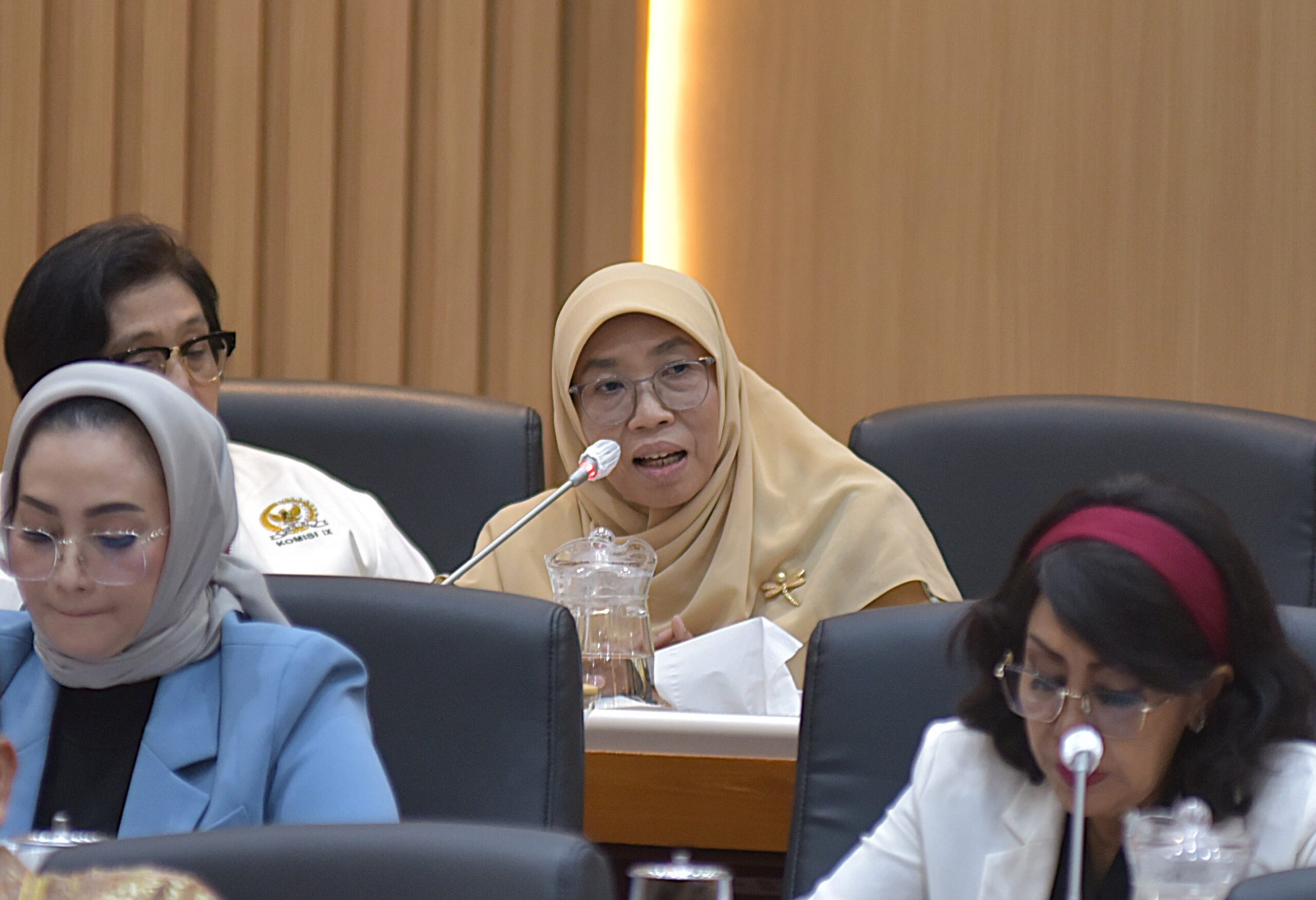 Anggota Komisi IX DPR RI Netty Prasetiyani dalam Rapat Dengar Pendapat (RDP) Komisi IX DPR RI bersama Kepala Badan Gizi Nasional (BGN) di Kompleks Parlemen Senayan, Jakarta, Selasa (20/01/2026). Foto : Eno/Andri.