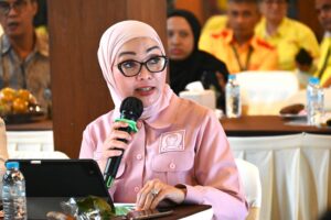 Anggota Komisi VII DPR RI, Erna Sari Dewi saat Kunjungan Kerja Spesifik Komisi VII DPR RI ke PT Industri Jamu dan Farmasi Sido Muncul Tbk., di Semarang, Jawa Tengah, Jumat (23/1/2026). Foto: gal/Mahendra.