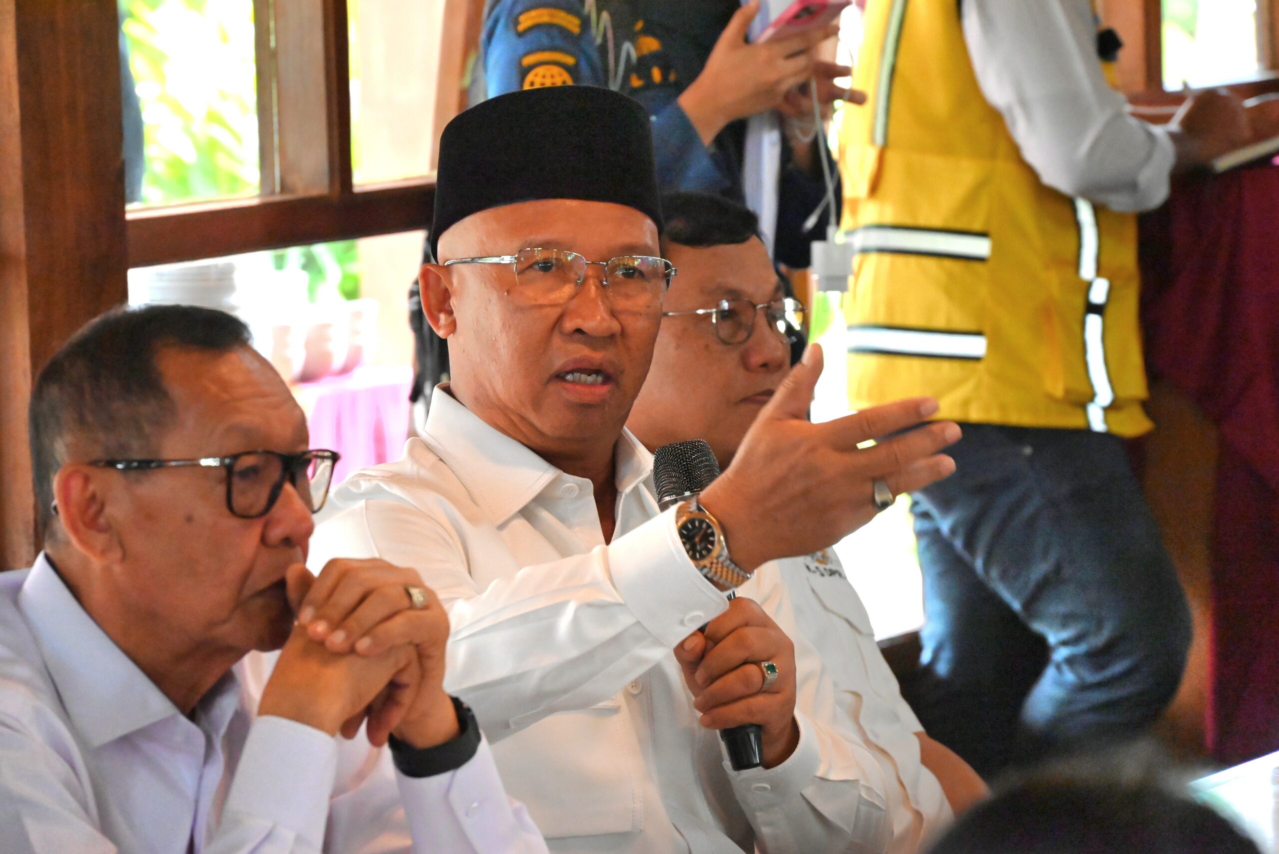 Anggota Komisi V DPR RI, Mukhlis Basri saat kunjungan spesifik ke Exit Tol Lematang, Lampung, Rabu (29/1/2026). Foto: GYS/Mahendra.