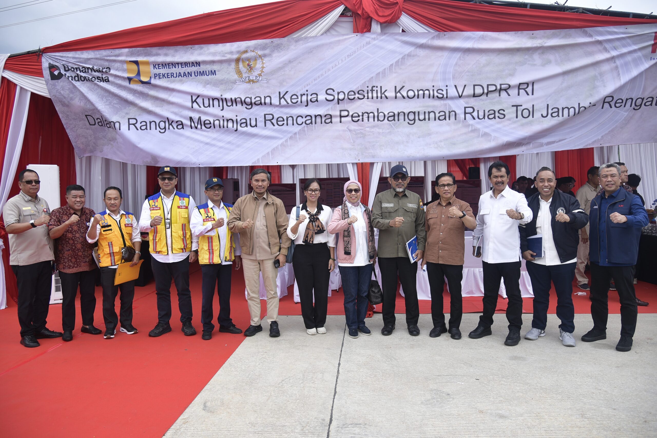Anggota Komisi V DPR RI, H. A. Bakri saat Kunjungan Kerja Spesifik Komisi V DPR RI ke Tol Simpang Nes, Jambi, Kamis (29/1/2026). Foto: Munchen/Mahendra.
