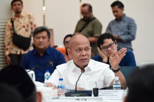 Anggota Komisi VI DPR RI, Sturman Panjaitan, usai mengikuti Kunjungan Kerja Spesifik Komisi VI DPR RI di Kota Batam, Kepulauan Riau, Jumat (23/1/2026). Foto: Gal/Karisma.