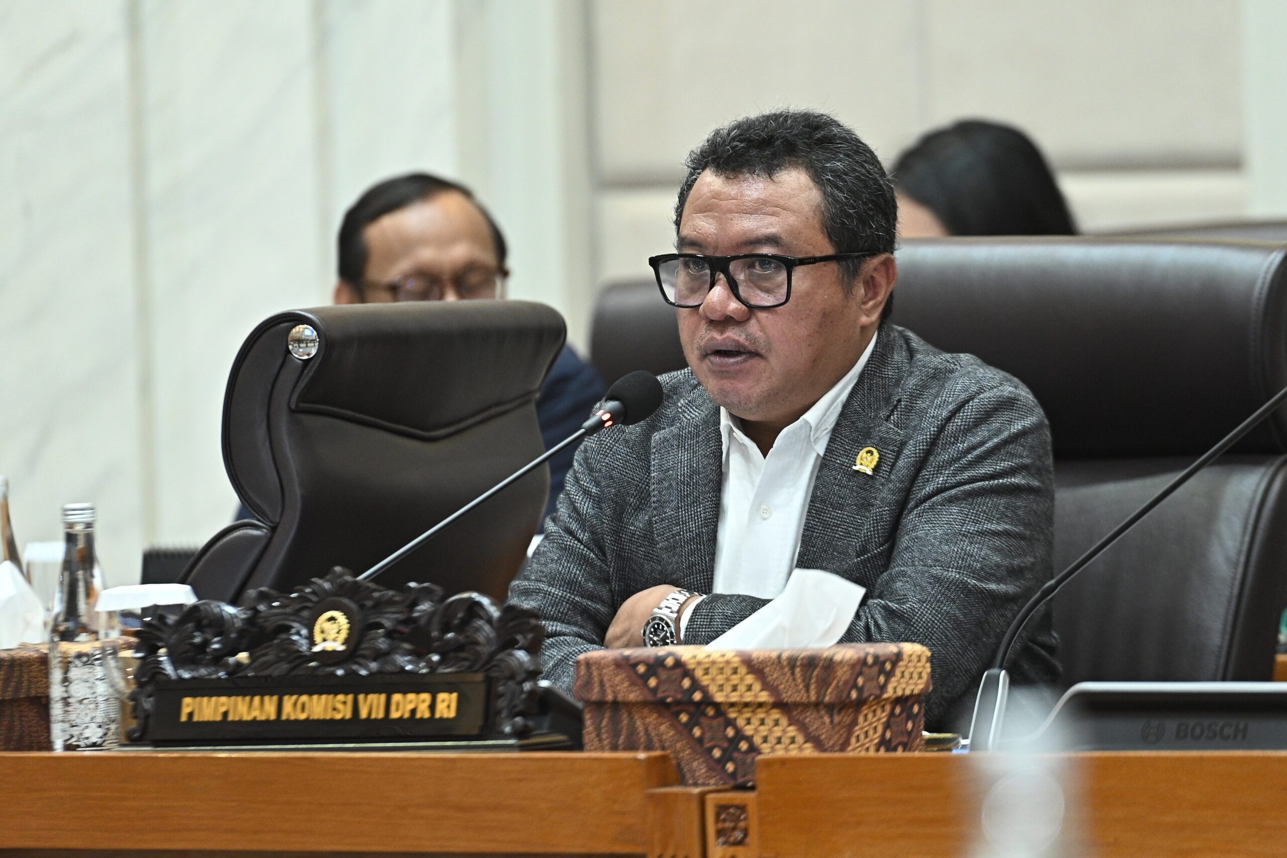 Anggota Komisi VII DPR RI, Lamhot Sinaga saat Rapat Panitia Kerja (Panja) Kreativitas dan Distribusi Film Nasional bersama Eselon I Kementerian Ekonomi Kreatif (Kemenekraf), di Kompleks Parlemen, Senayan, Jakarta (27/1/2026). Foto: Farhan/Mahendra.