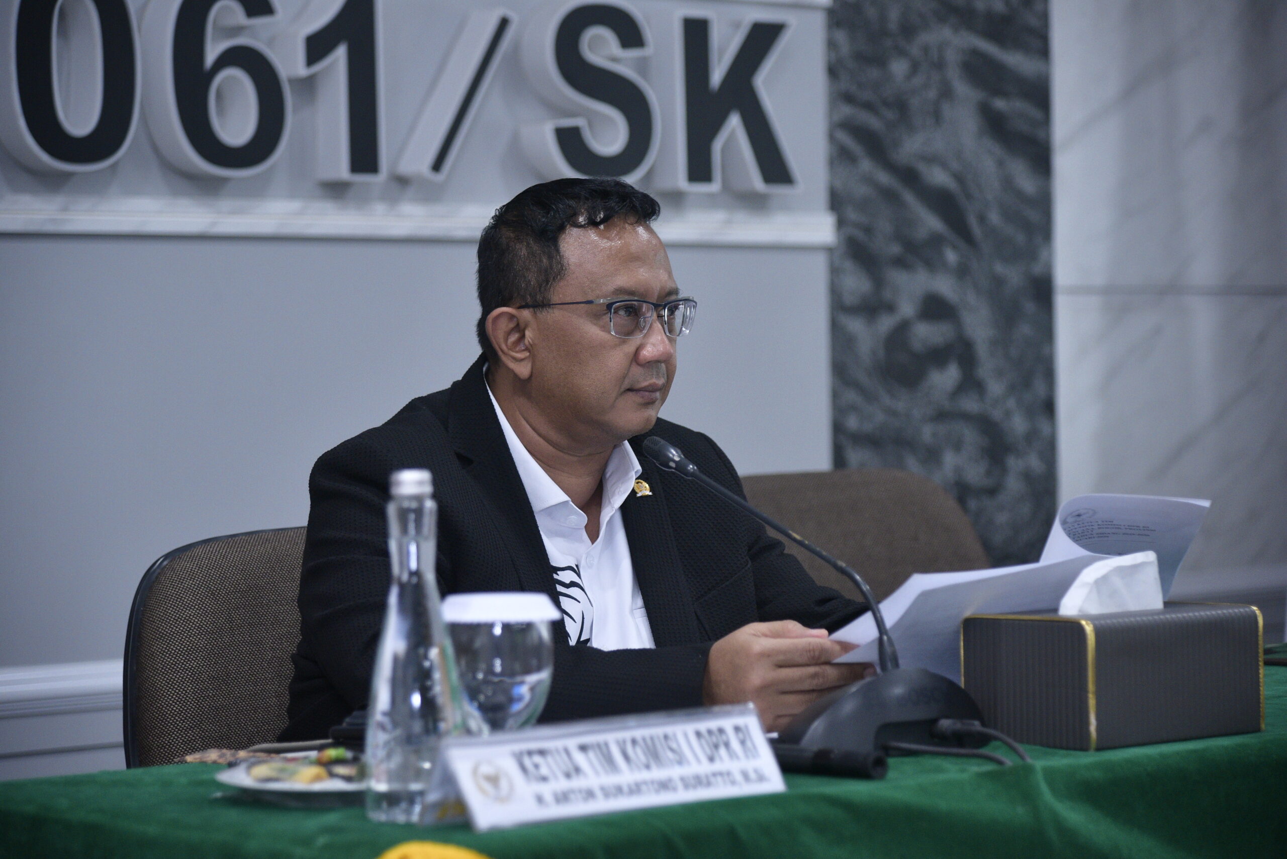 Wakil Ketua Komisi I DPR RI, Anton Sukartono Suratto, saat saat melakukan Kunjungan Kerja Spesifik Komisi I DPR RI di Korem 061/Suryakancana, Bogor, Jawa Barat, Kamis (22/1/2026). Foto: Munchen/Karisma.