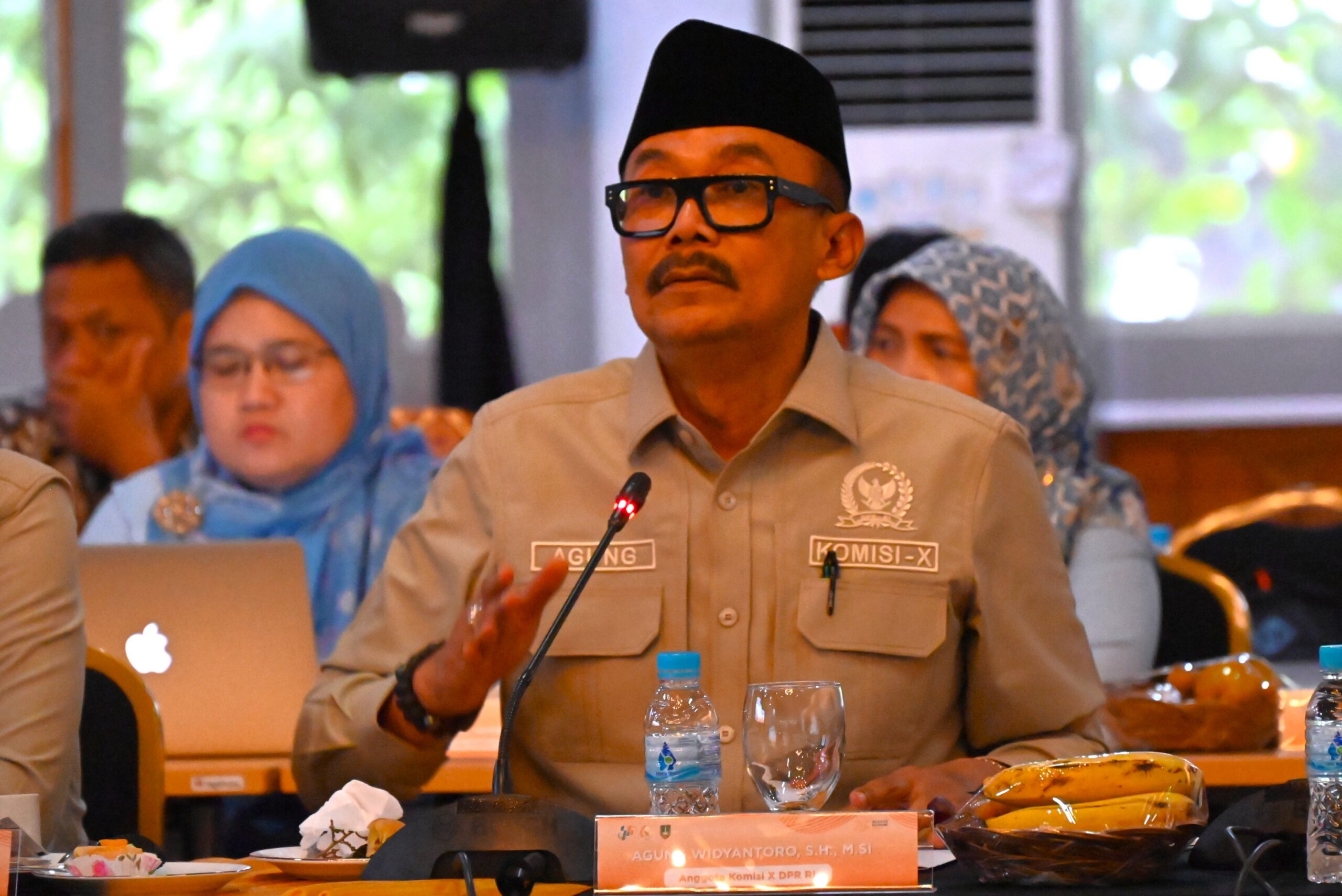 Anggota Komisi X DPR RI, Agung Widiyantoro saat mengikuti agenda Kunjungan Kerja Spesifik Komisi X DPR RI ke Kantor Wali Kota Surakarta, Kota Surakarta, Jawa Tengah, Kamis (29/1/2026). Foto: UM/Mahendra.