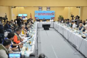 Wakil Ketua DPR RI Sufmi Dasco Ahmad memimpin Rapat Koordinasi Satgas Pemulihan Pascabencana (Galapana) DPR dengan Satgas Percepatan Rehabilitasi dan Rekonstruksi Pemerintah di Banda Aceh, Aceh, Sabtu (10/1/2026). Foto : Yoga/Andri.