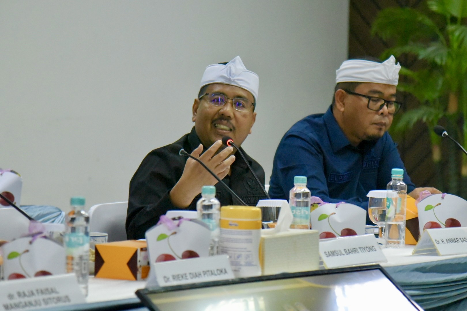 Anggota Komisi XIII DPR RI, Anwar Sadad saat menghadiri pertemuan dengan Kepala Kanwil Ditjen Imigrasi Jawa Barat, Kepala Kantor Imigrasi Bogor, dan jajaran pejabat Ditjen Imigrasi Jawa Barat, di Bogor, Jawa Barat, Kamis (22/1/2026). Foto: nap/Mahendra.