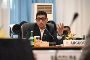 Anggota Komisi III DPR RI, Bob Hasan, usai mengikuti Kunjungan Kerja Komisi III DPR RI ke Mapolda Jawa Timur, Surabaya, Jawa Timur, Kamis (29/1/2026). Foto: We/Karisma.