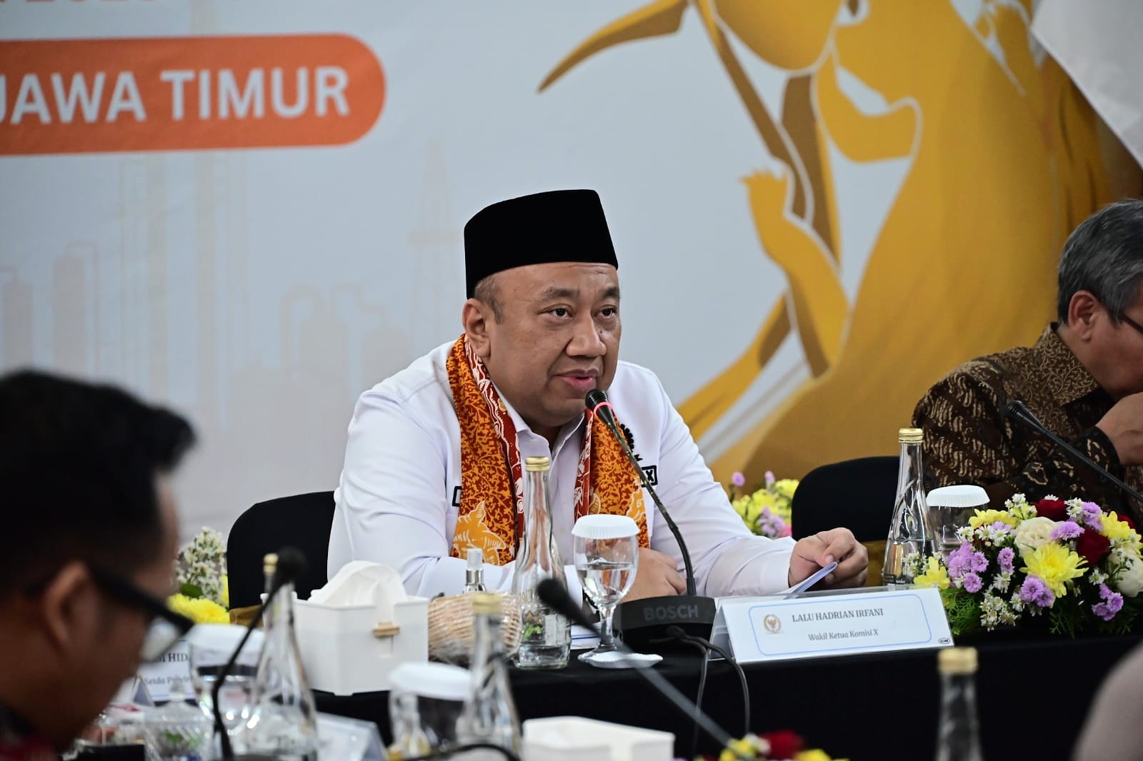 Wakil Ketua Komisi X DPR RI, Lalu Hadrian Irfani, saat kunjungan kerja spesifik Komisi X DPR RI ke BPS Provinsi Jawa Timur, Surabaya, Kamis (29/1/2026). Foto: Aha/Karisma.