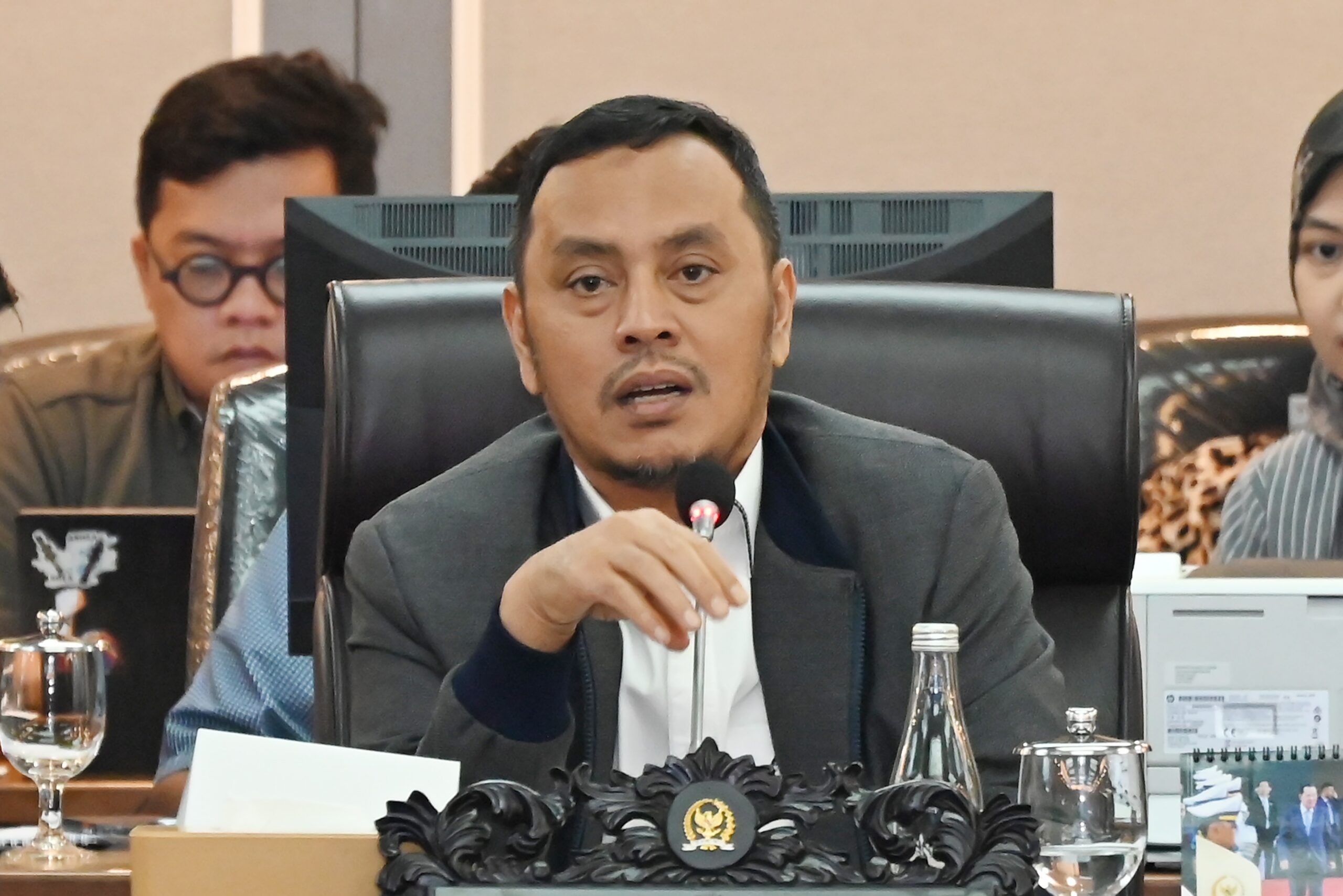 Ketua Komisi XIII DPR RI, Willy Aditya saat rapat rapat kerja Komisi XIII DPR RI bersama Menteri Sekretaris Negara di Ruang Rapat Komisi XIII, Gedung Nusantara II, Senayan, Senin (26/1/2026). Foto: Arifman/Mahendra.
