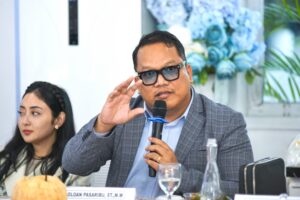 Anggota Komisi II DPR RI, Edi Oloan Pasaribu saat melakukan kunjungan pengawasan ke Kalimantan Timur, Kamis (22/1/2026). Foto: Eno/Mahendra.