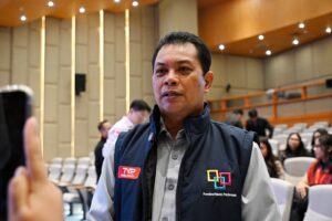Kepala Biro Pemberitaan Parlemen Sekretariat Jenderal DPR RI, M. Najib Ibrahim saat menerima kunjungan studi mahasiswa London School of Public Relations (LSPR) Jakarta di Ruang Abdul Muis, Gedung DPR RI, Senin (12/1/2026). Foto: Arifman/Mahendra.