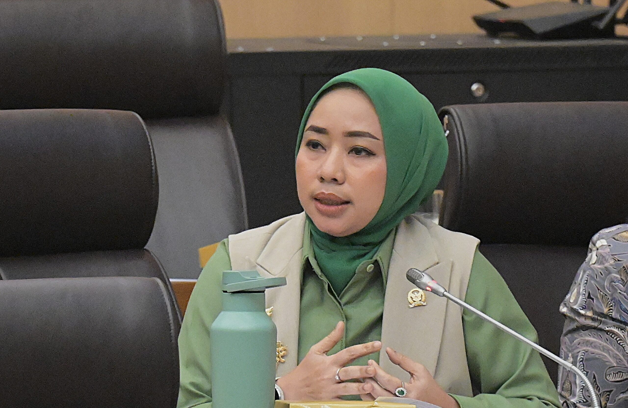 Anggota Komisi XII DPR RI, Ratna Juwita Sari dalam Rapat Kerja (Raker) Komisi XII bersama Menteri Lingkungan Hidup di Gedung Nusantara I, Senayan, Jakarta, Senin (26/1/2026). Foto : Aditya/Andri.