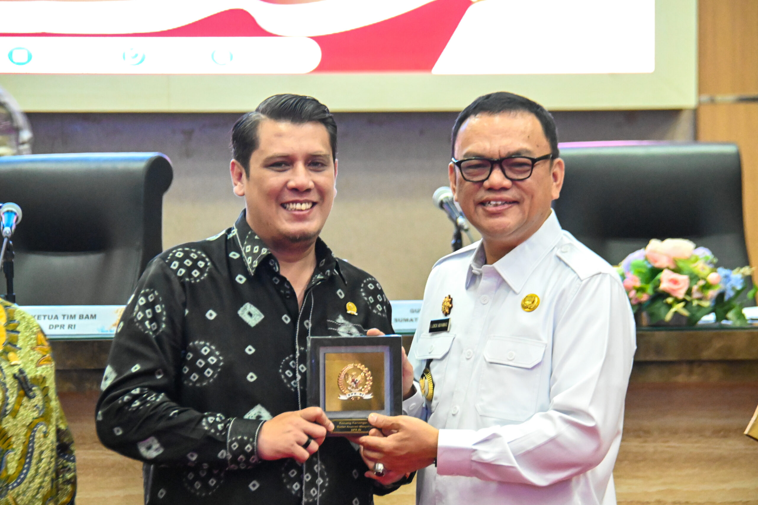 Anggota Badan Aspirasi Masyarakat (BAM) DPR RI, Yudha Novanza Utama saat Kunjungan Kerja BAM DPR RI ke Provinsi Sumatera Selatan dalam rangka menindaklanjuti aspirasi masyarakat, yang digelar di Kantor Gubernur Sumatera Selatan, Palembang, Senin (26/1/2026). Foto: rdn/Mahendra.