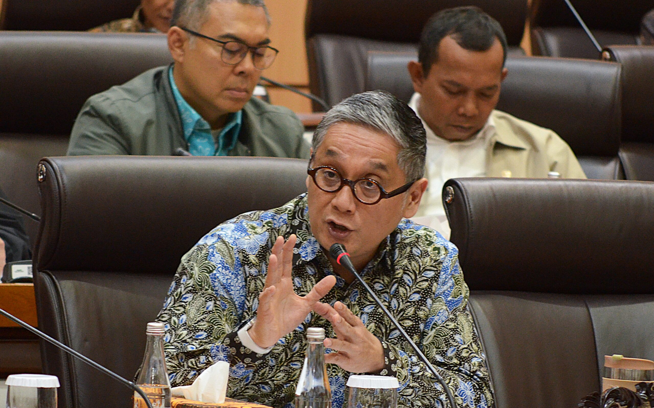 Anggota DPR RI, Putra Nababan dalam rapat kerja bersama Kementerian Ekonomi Kreatif di Gedung Nusantara I, Senayan, Jakarta, Kamis (22/1/2026). Foto : Ronald/Andri.