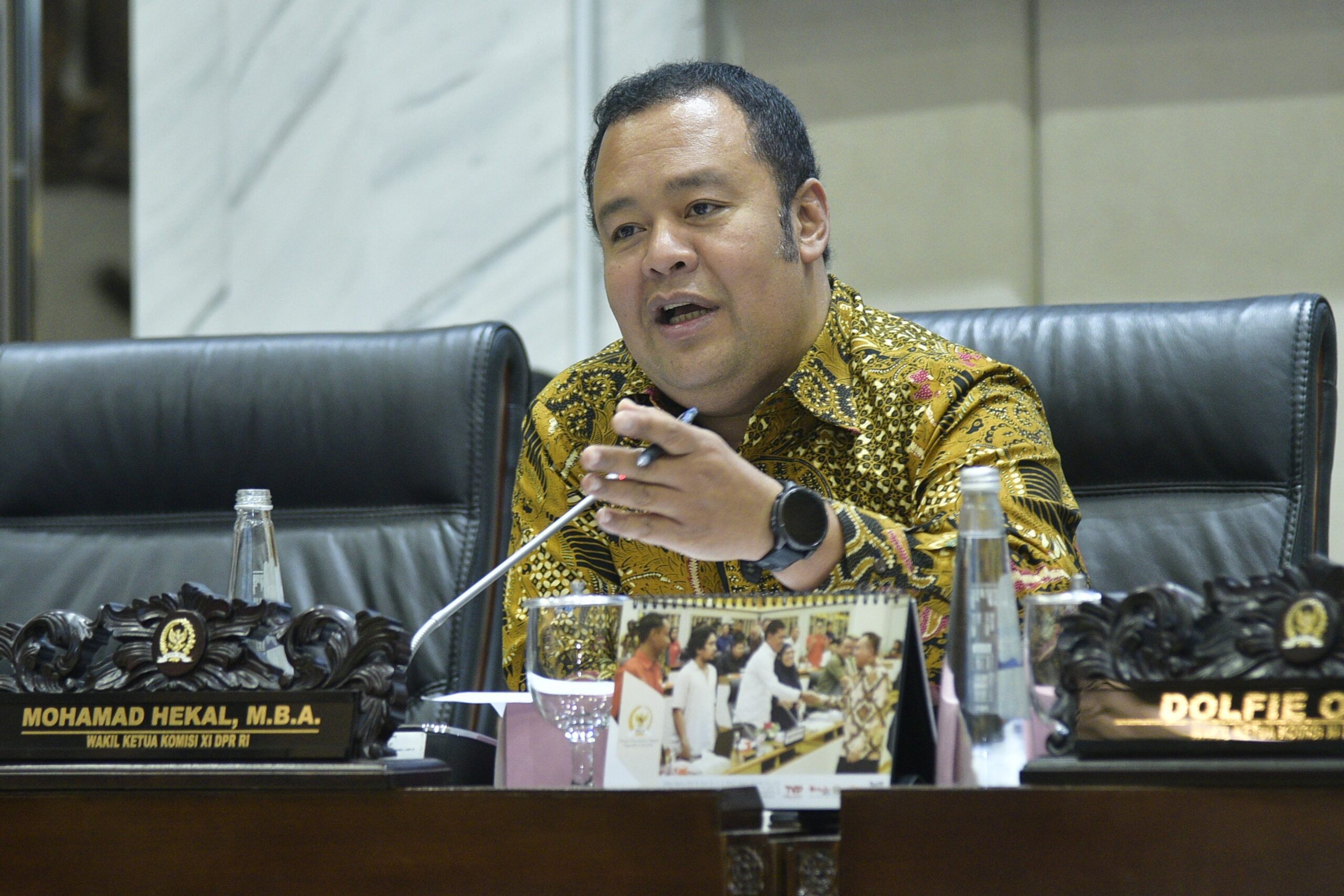 Wakil Ketua Komisi XI DPR RI, Mohamad Haekal, dalam Rapat Dengar Pendapat Umum Komisi XI DPR RI dengan Asosiasi Fintech Pendanaan Bersama Indonesia (AFPI), Asosiasi Fintech Syariah Indonesia (AFSI), Asosiasi Blockchain Indonesia (ABI), serta PT Rekeningku Dotcom Indonesia di Kompleks Parlemen Senayan, Jakarta, (11/02/2025). Foto: Munchen/Karisma.