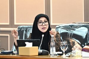 Anggota Komisi XIII DPR RI, Meity Rahmatia, dalam Rapat Dengar Pendapat Umum (RDPU) Komisi XIII DPR RI dengan IMPARSIAL dan Koalisi Masyarakat Sipil di Kompleks Parlemen, Senayan, Jakarta, Senin (9/2/2026). Foto: Runi/Karisma.