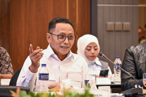 Anggota Komisi XII DPR RI, Totok Daryanto, saat pertemuan dengan PT Timah Tbk, di Bangka, Pangkal Pinang, Kamis (12/2/2026). Foto: Ndy/Karisma.