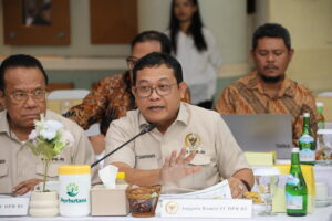 Anggota Komisi IV DPR RI, Sonny Tri Danaparamita, usai Kunjungan Kerja Spesifik (Kunspek) Komisi IV DPR RI di Kantor Perhutani Divisi Regional Provinsi Jawa Timur, Surabaya, Jumat (30/01/2026). Foto: Aas/Karisma.