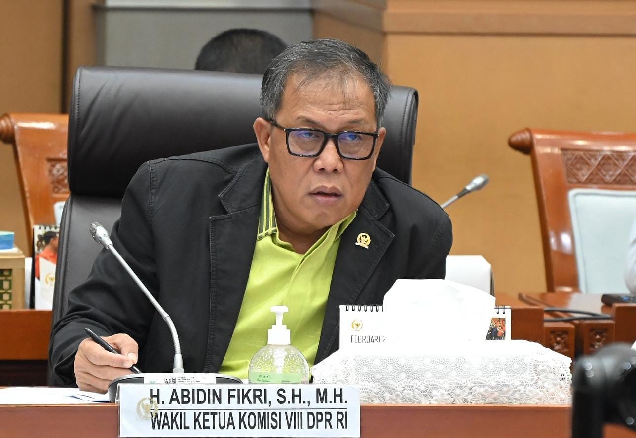 Wakil Ketua Komisi VIII DPR RI, Abidin Fikri, dalam Raker bersama Kepala Badan Penyelenggara Jaminan Produk Halal (BPJPH), di Nusantara II, Senayan, Jakarta, Senin (9/2/2026). Foto: Dwiki/Karisma.