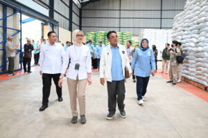 Wakil Ketua Komisi IV DPR RI Panggah Susanto saat agenda Kunjungan Kerja Komisi IV DPR RI di Gudang Bulog Trihajo, Wates, Kabupaten Kulon Progo, DI Yogyakarta, Kamis (12/2/2026). Foto : Um/Andri.