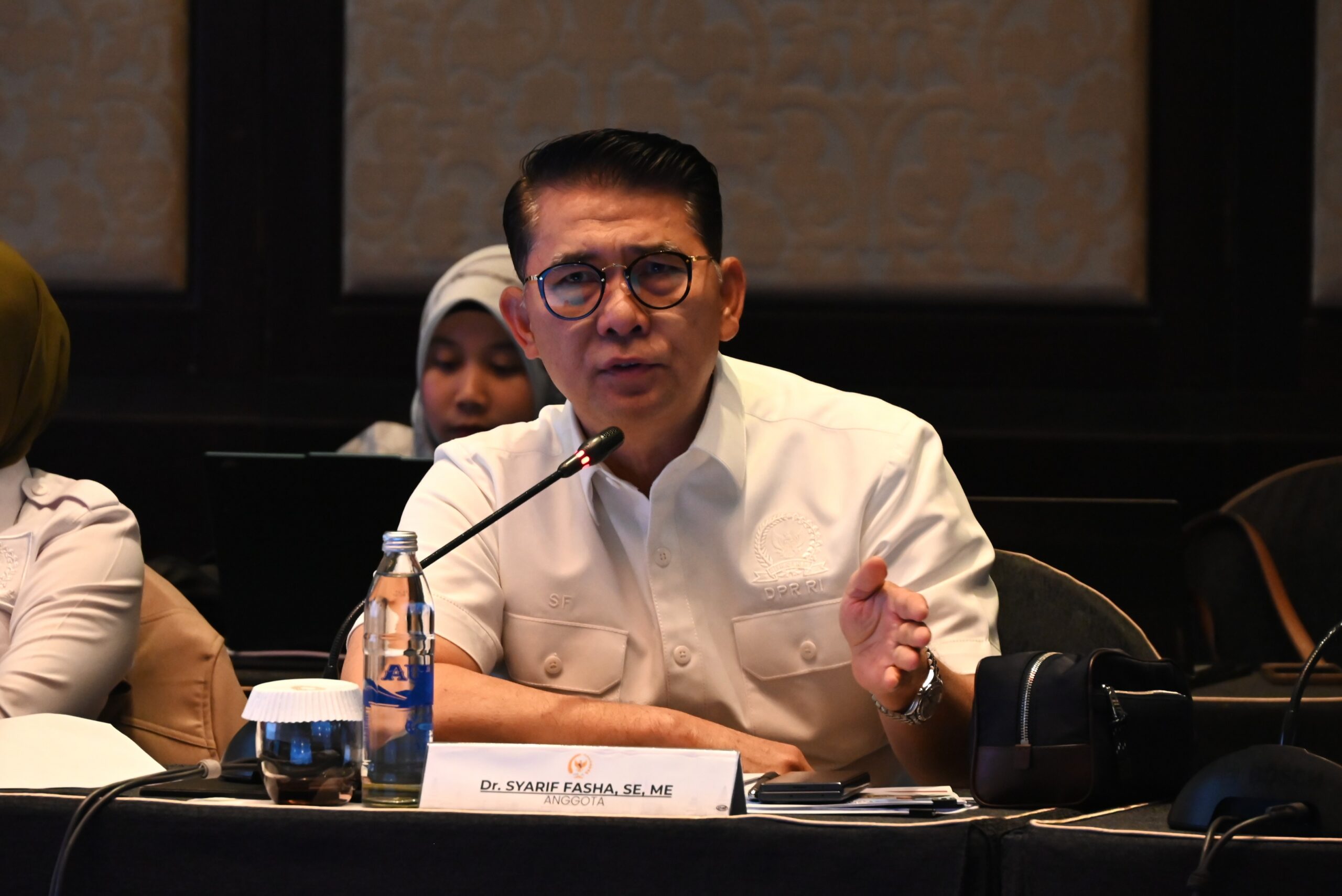 Anggota Komisi XII DPR RI Syarif Pasha dalam Kunjungan Kerja Reses Komisi XII DPR RI bersama jajaran PT Pertamina (Persero) di Kabupaten Badung, Bali, Senin (23/2/2025). Foto: Saum/Mahendra.